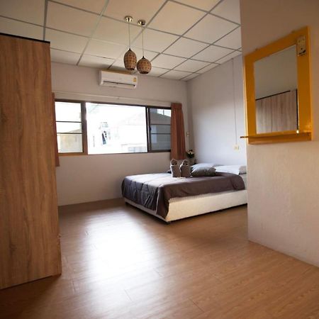 Holiday Phangan - Hostel & Bar Thongsala Εξωτερικό φωτογραφία