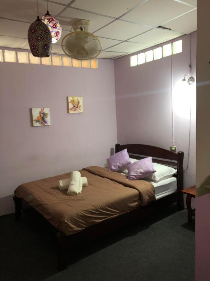 Holiday Phangan - Hostel & Bar Thongsala Εξωτερικό φωτογραφία