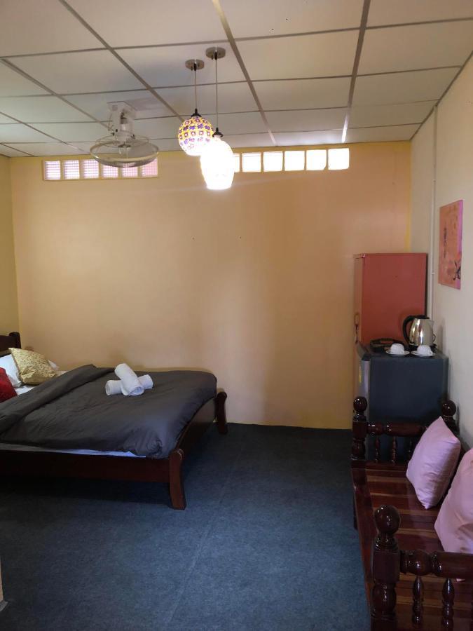 Holiday Phangan - Hostel & Bar Thongsala Εξωτερικό φωτογραφία