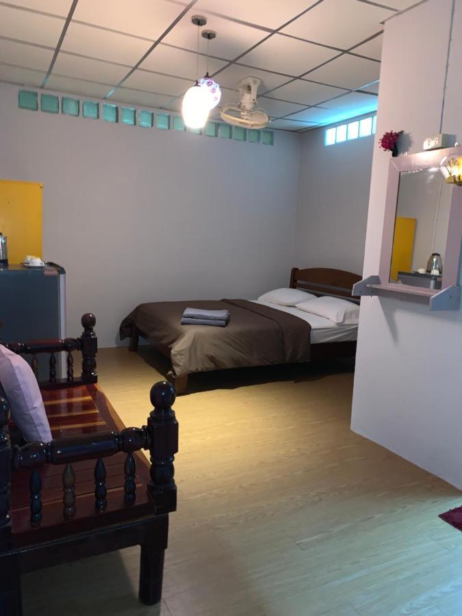 Holiday Phangan - Hostel & Bar Thongsala Εξωτερικό φωτογραφία