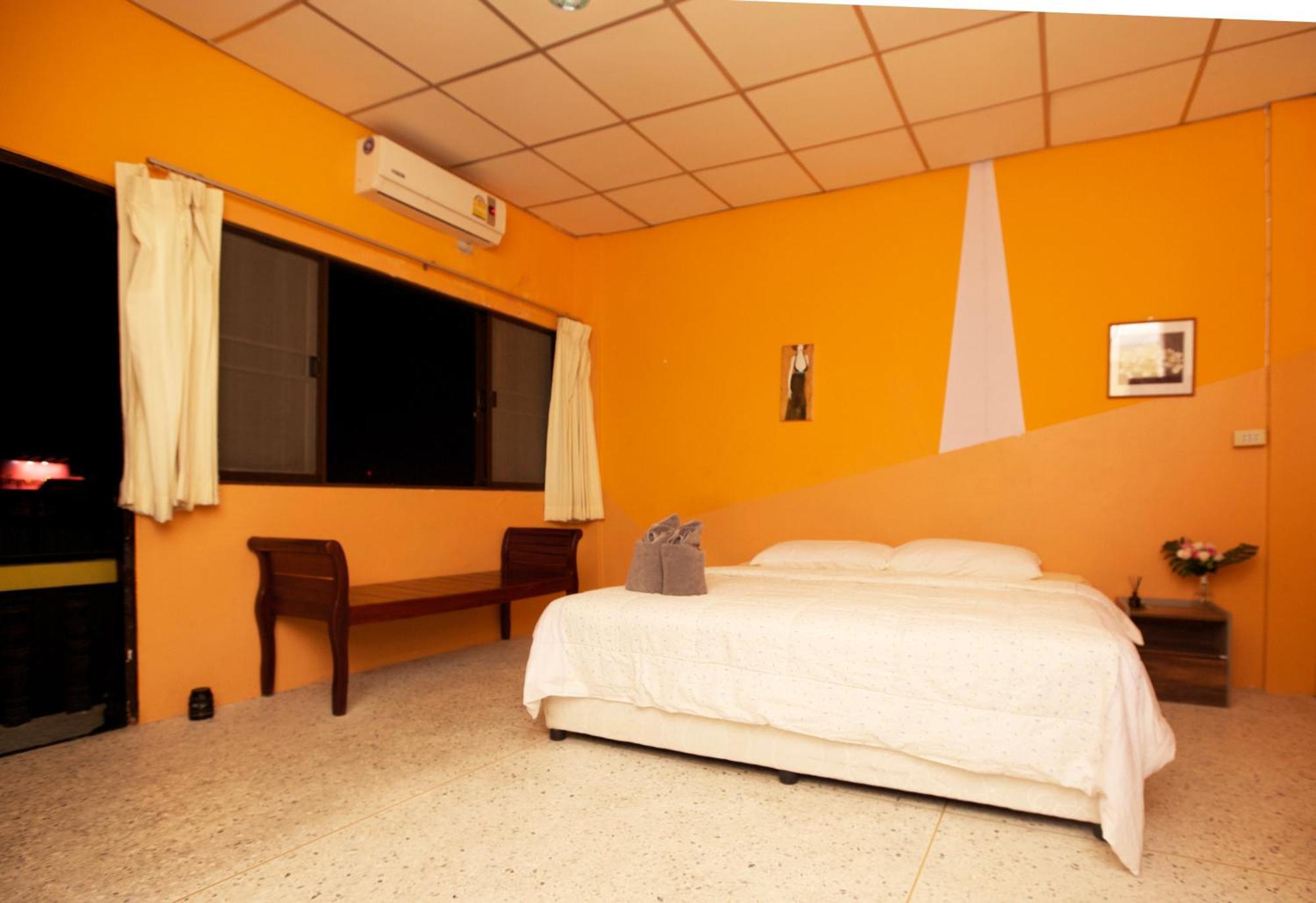 Holiday Phangan - Hostel & Bar Thongsala Εξωτερικό φωτογραφία