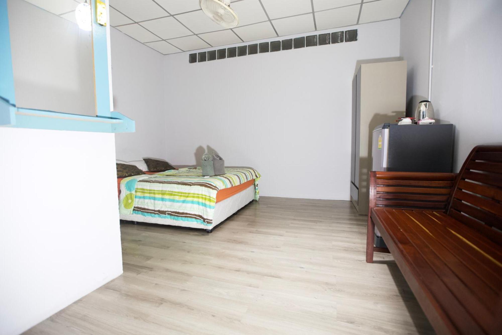 Holiday Phangan - Hostel & Bar Thongsala Εξωτερικό φωτογραφία