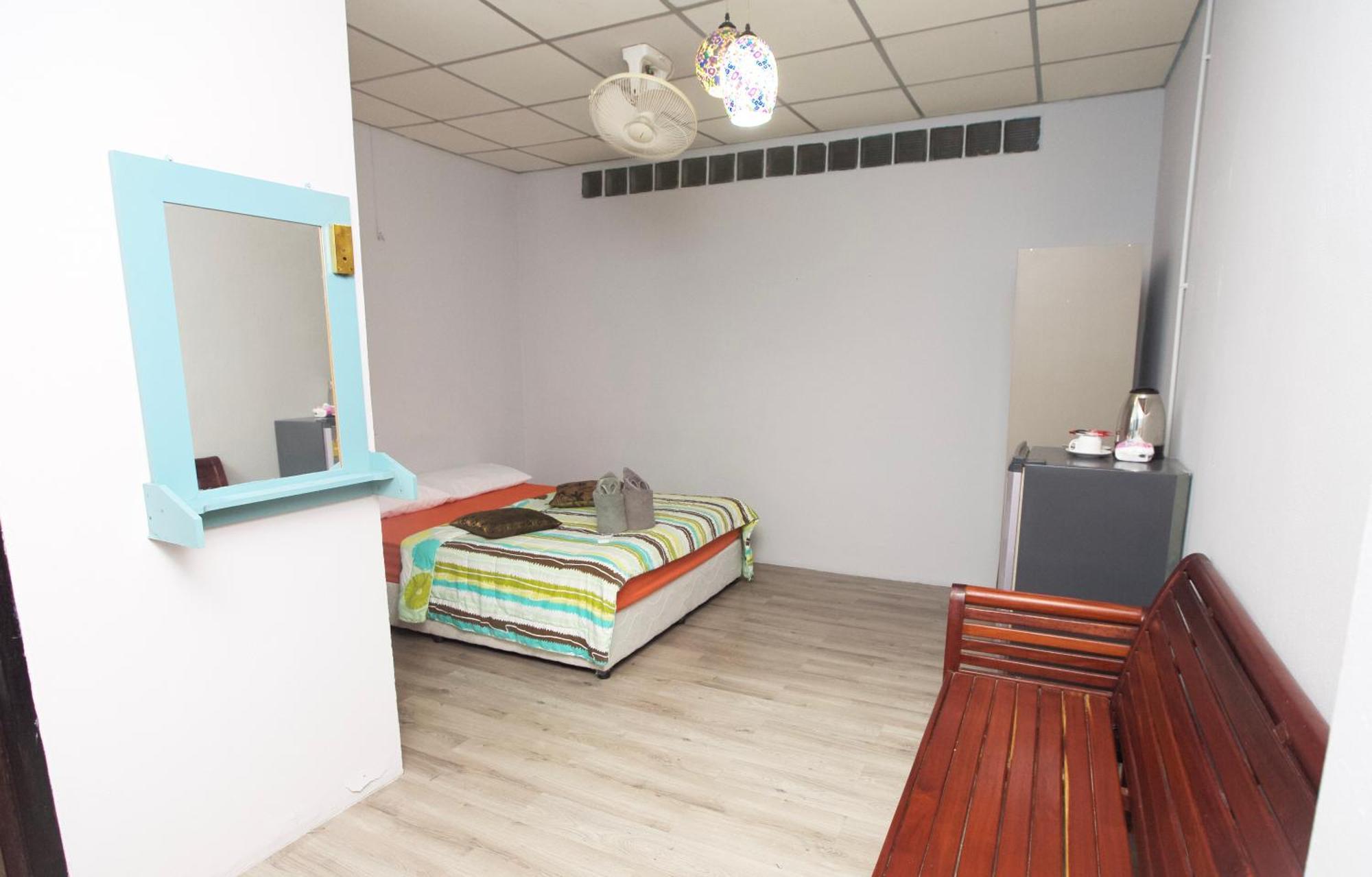 Holiday Phangan - Hostel & Bar Thongsala Εξωτερικό φωτογραφία