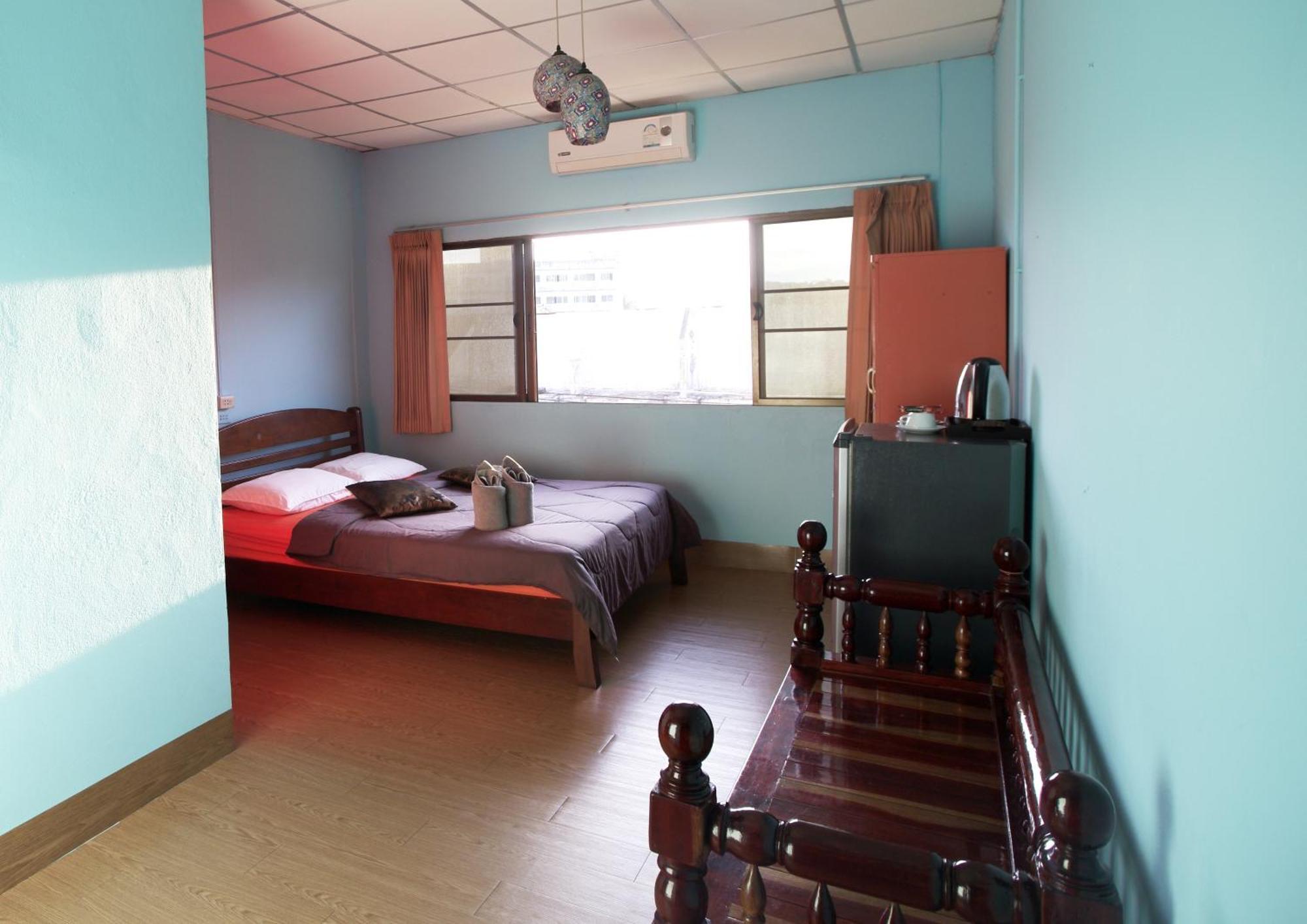 Holiday Phangan - Hostel & Bar Thongsala Εξωτερικό φωτογραφία