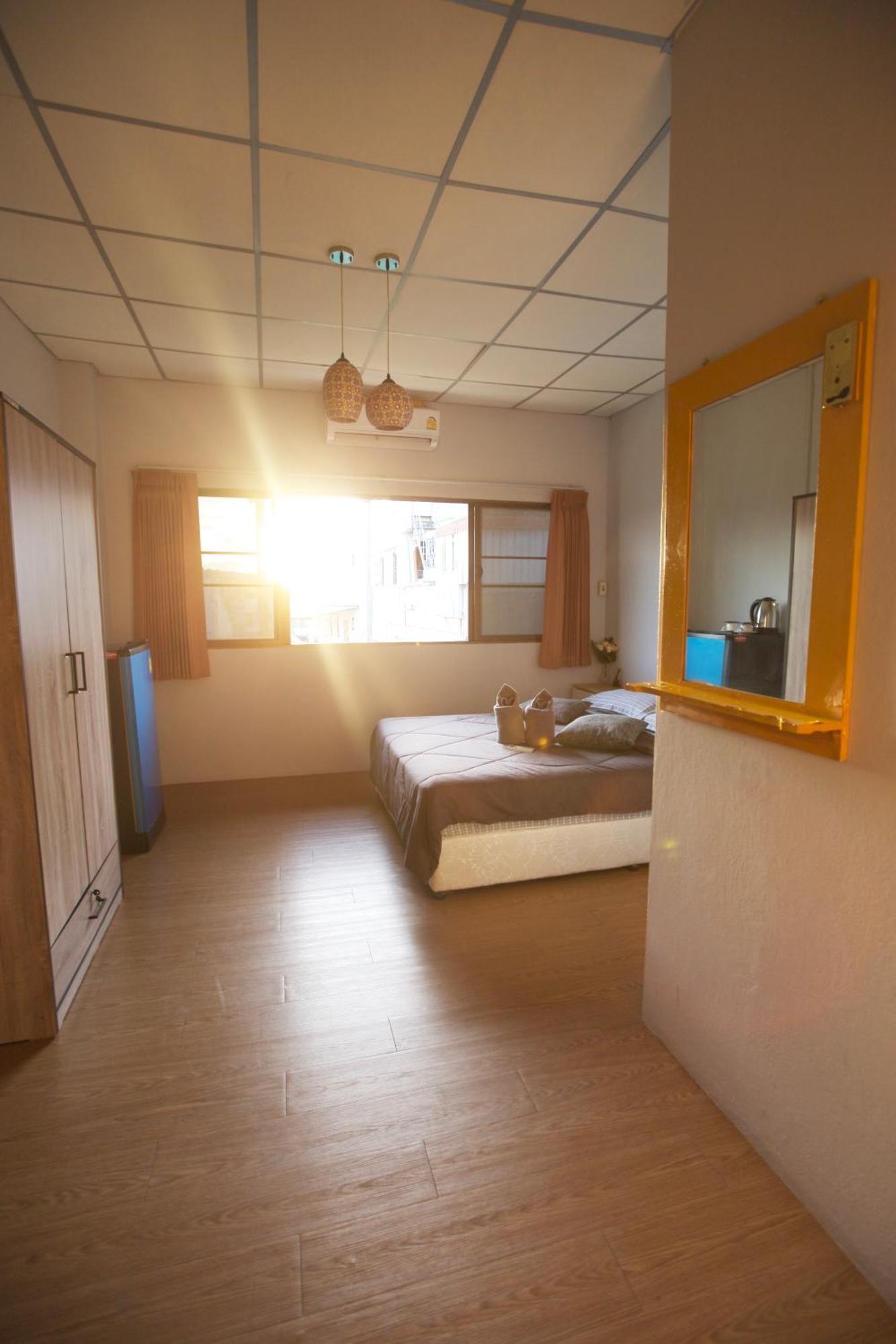 Holiday Phangan - Hostel & Bar Thongsala Εξωτερικό φωτογραφία